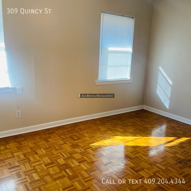 Photo - 309 Quincy St