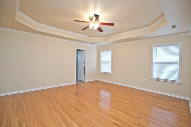 Photo - 402 NE Shasta Ct