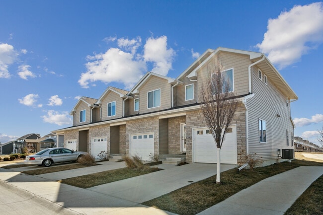 Photo - 1275 Exchange St