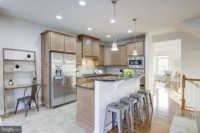Photo - 122 Parkview Ave
