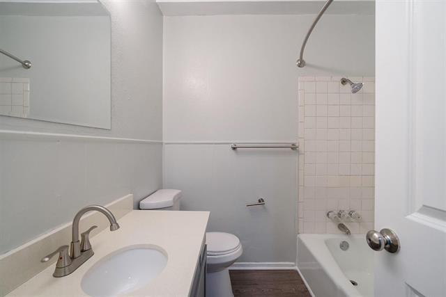 Building Photo - 307 Rose St Unit 309-C