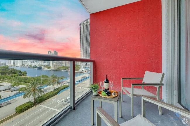 Building Photo - 2602 E Hallandale Beach Blvd Unit ID1227409P Rental