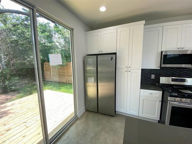 Photo - 2500 Sweeney Ln