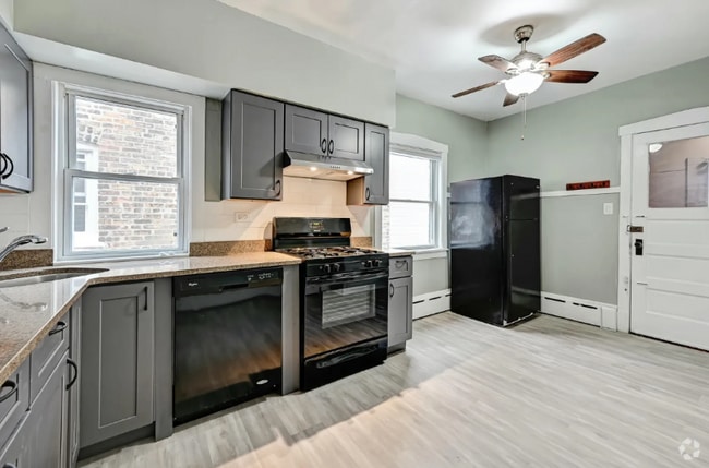 Building Photo - 639 Elgin Ave Rental