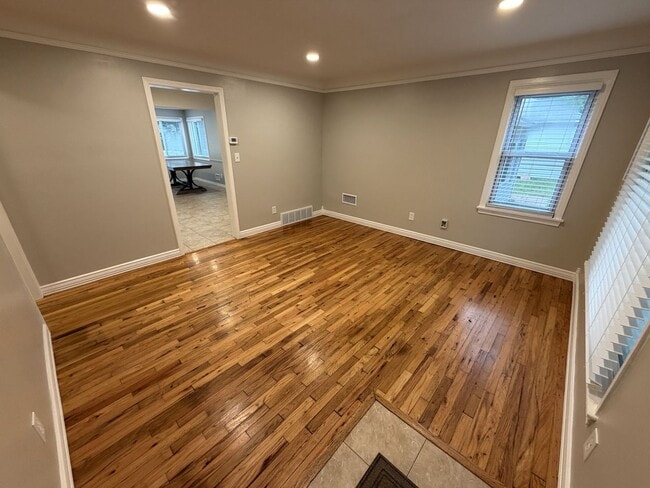 Photo - 21450 Frazer Ave