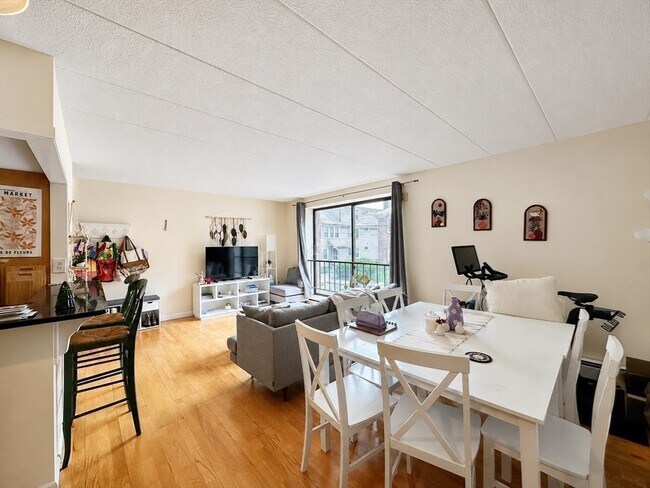 31 Harris St Unit 102
