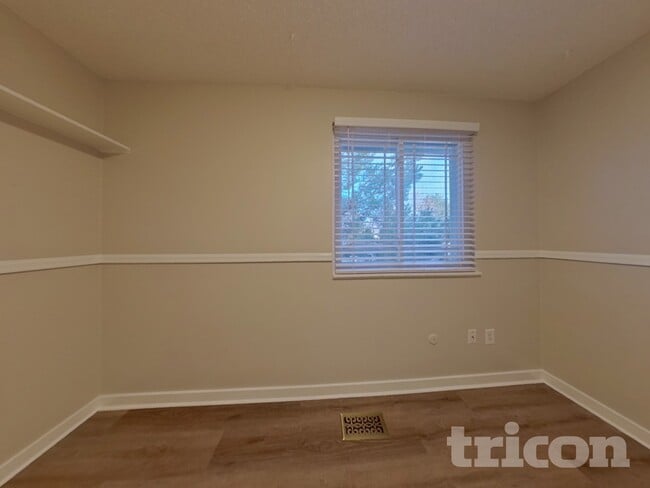 Photo - 3057 S Mobile Way