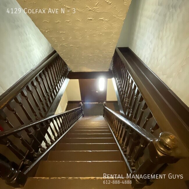 Photo - Nice 2 Bedroom! Laundry included, Off stre... Unit 3