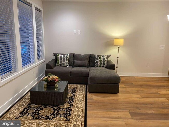 Photo - 1007 Morton Aly