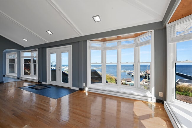 magnifient views - 1301 Rogers Rd Unidad 1