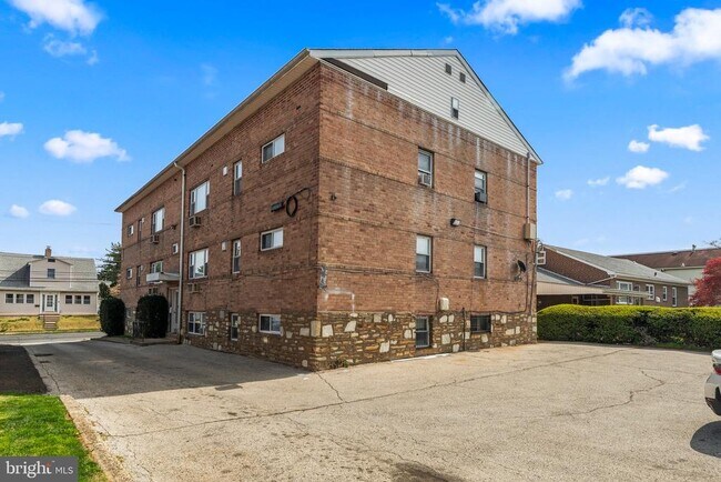 Photo - 1714 Rhawn St Unit APT 2A