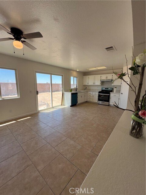 Photo - 14914 Binford Ave