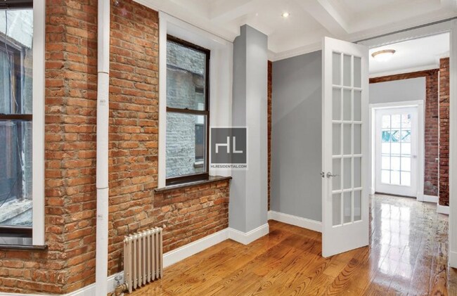 Building Photo - W 103RD ST.