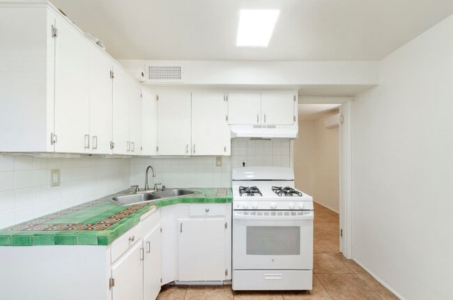 Building Photo - 3225 E Patricia St Unit 2