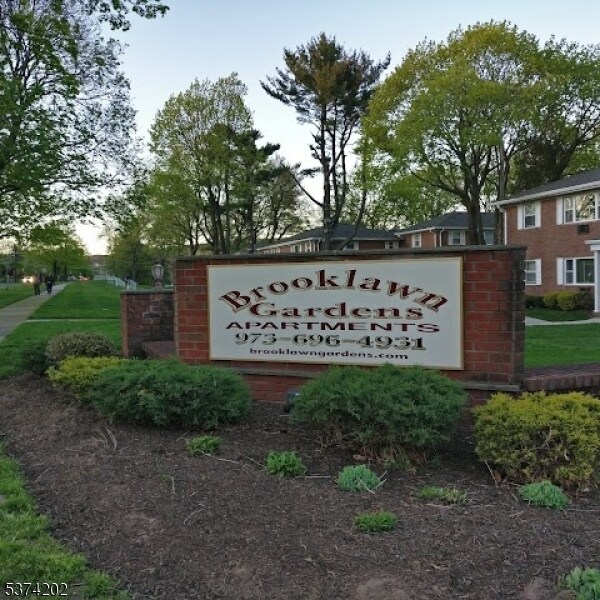 Photo - 131 Hinchman Ave House