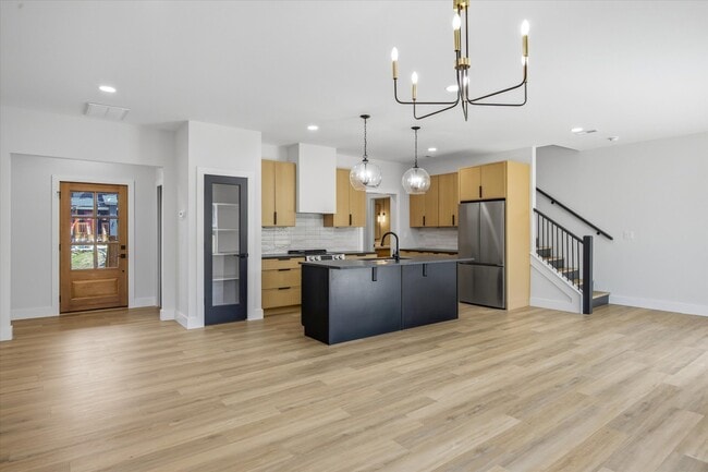 Photo - 116 Winstead St SW