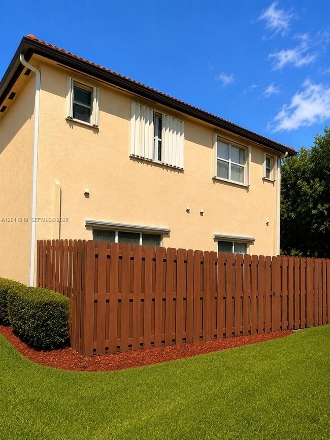Photo - 1398 NE 33rd Ave
