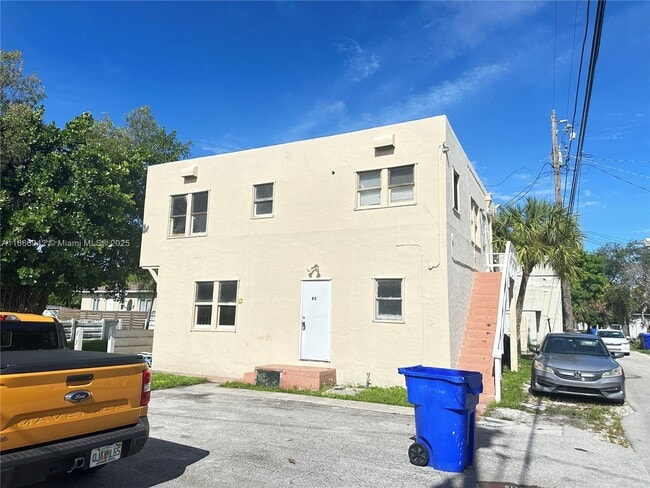 Building Photo - 1944 Taylor St Unit B