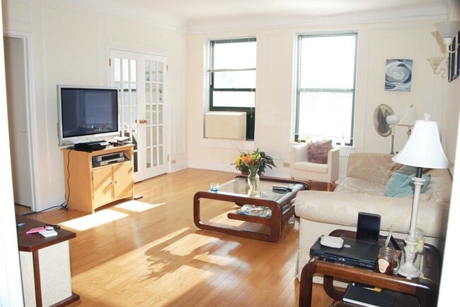 Photo - 10 W Elm St Unit 602