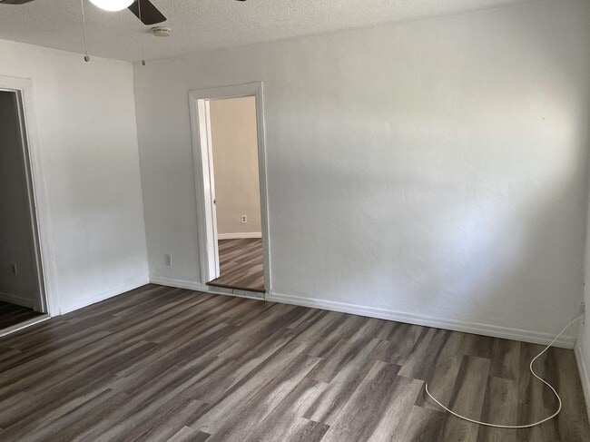 Photo - 3109 E Jefferson St