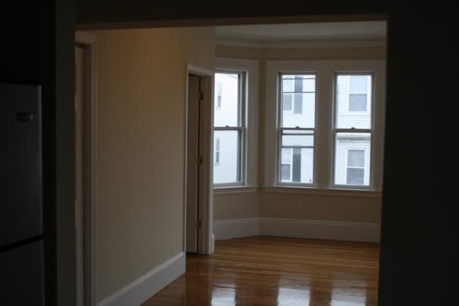 Photo - 839 Parker St