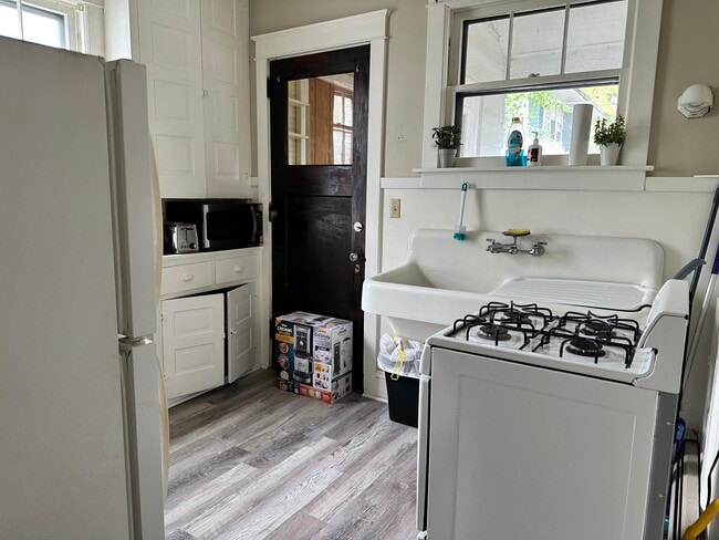 Photo - 68 Chapin St Unit 1L