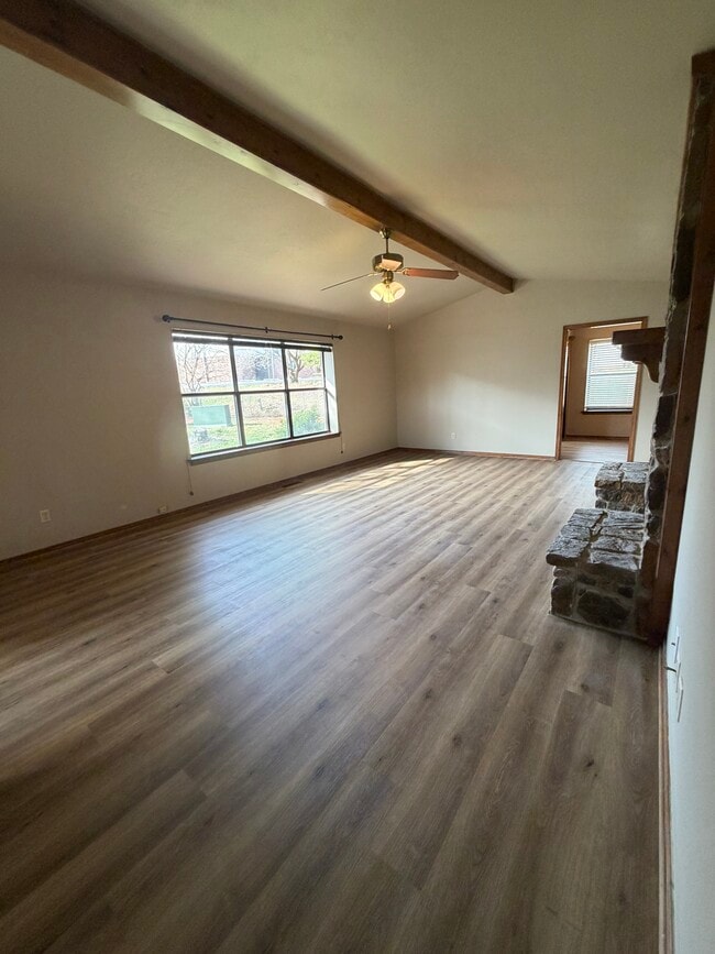 Photo - 418 Britton Ct