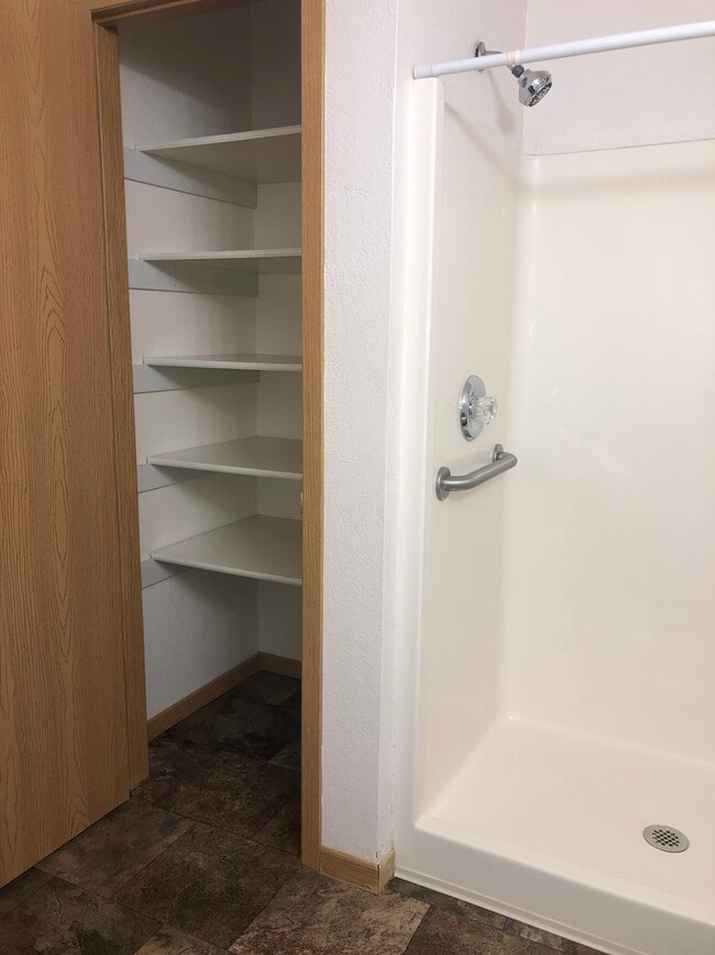 Photo - 356 S Hill St