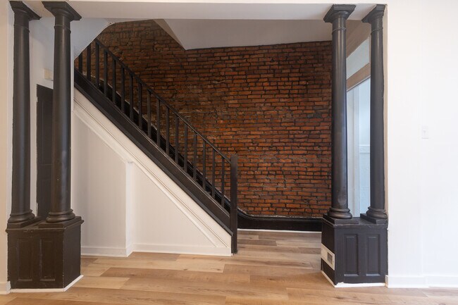 Photo - 1826 W Master St