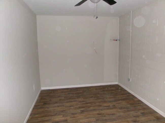 Photo - 619 Mayes Ln