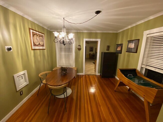 Photo - 15 Parker St