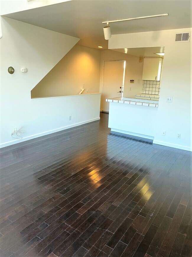 Photo - 209 N Venice Blvd