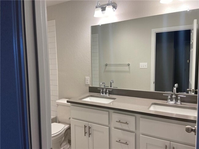 Photo - 790 Eves Necklace Dr.