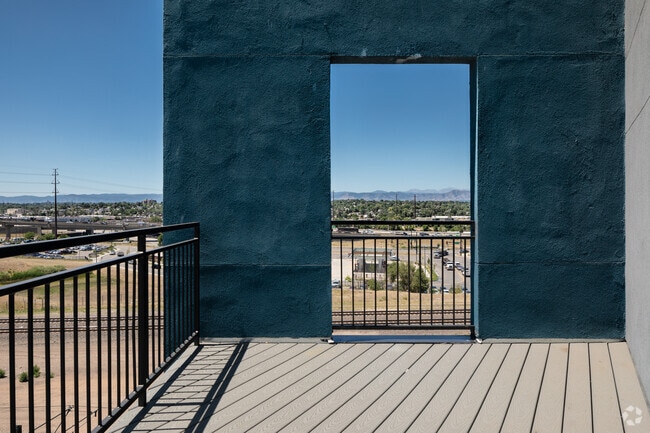 2BR, 2BA - 1,313SF