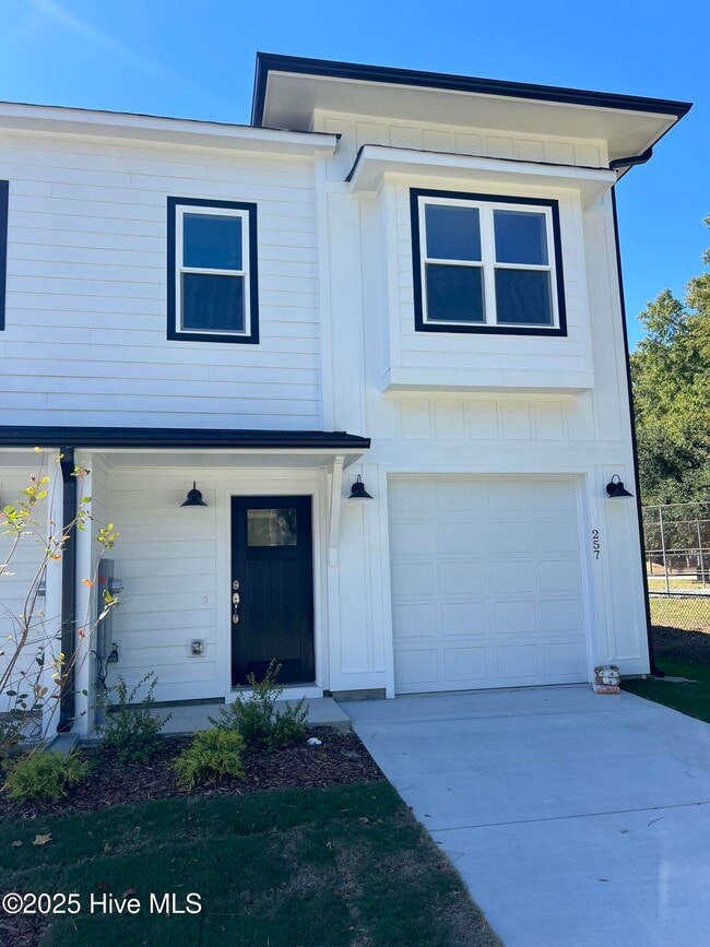 Photo - 257 Townhome Ln