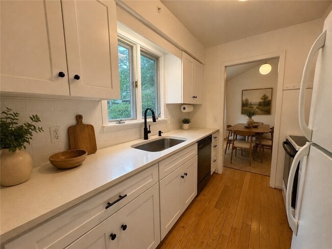 Photo - 142 Burleigh Dr