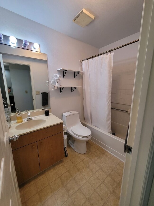 Photo - Available now! Maui Gardens One bedroom on...