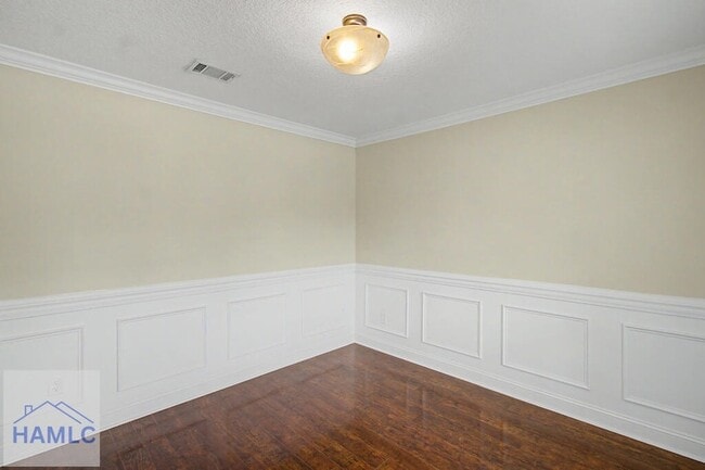 1106 Creekside Cir