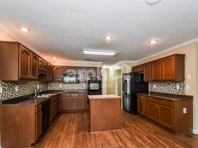 Photo - 1926 Bohemia Dr