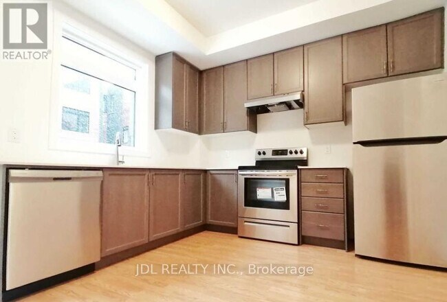 Photo - 370 Red Maple Rd