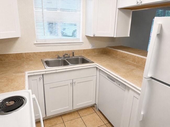109 Rhonda St Unit A