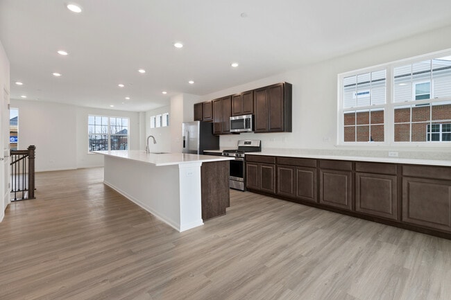 Photo - 2929 Showplace Dr