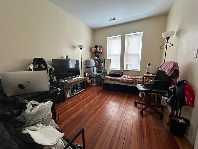 Photo - 191 Boylston St Unit 1