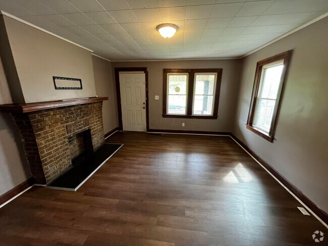 Building Photo - 627 S Burgess Ave Rental