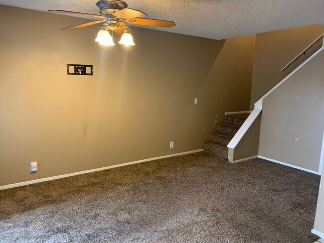 Photo - Wonderful 2 bedroom 1.5 bath unit in Chandler Unit 115