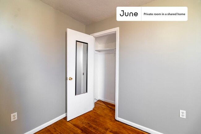 Photo - Room in Shared 4 bed/2 bath home Unit D