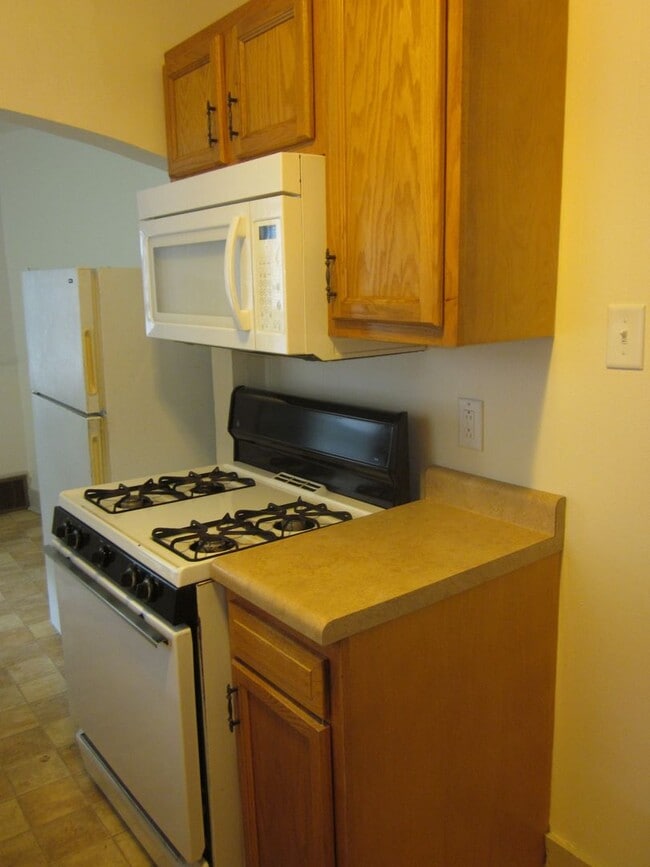 Photo - 810 Huestis Ave Unit Apt 2