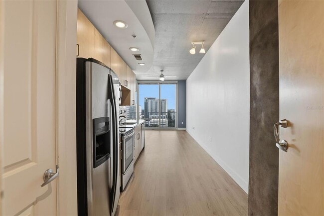 Photo - 155 S Court Ave Unidad 1103