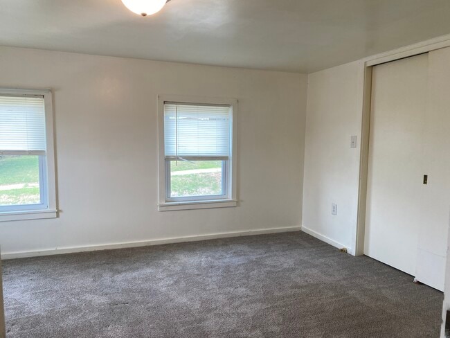 Building Photo - 212 Central Ave Unit Top