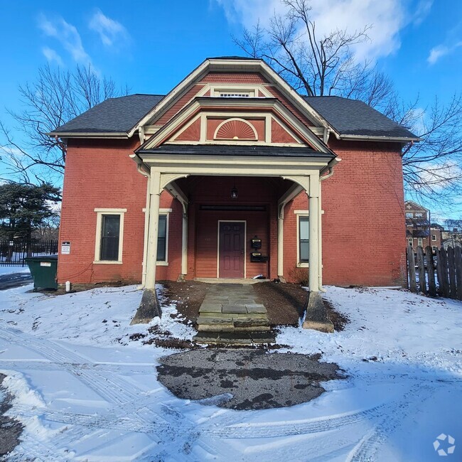 Building Photo - 840w3rd Unit 840w3rdchw Rental